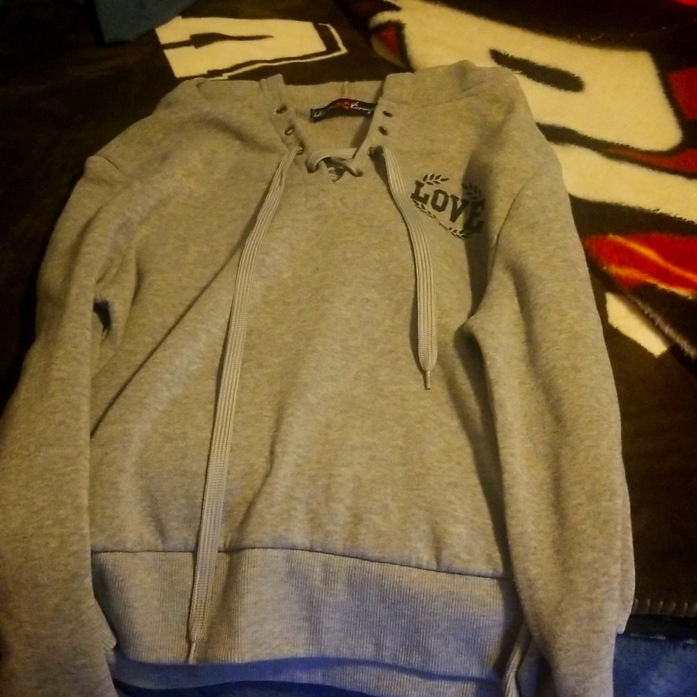 Sweatshirt